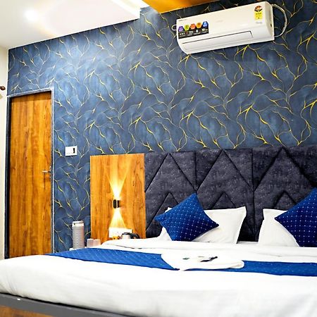 Hotel Mahalok Palace Ujjain Εξωτερικό φωτογραφία