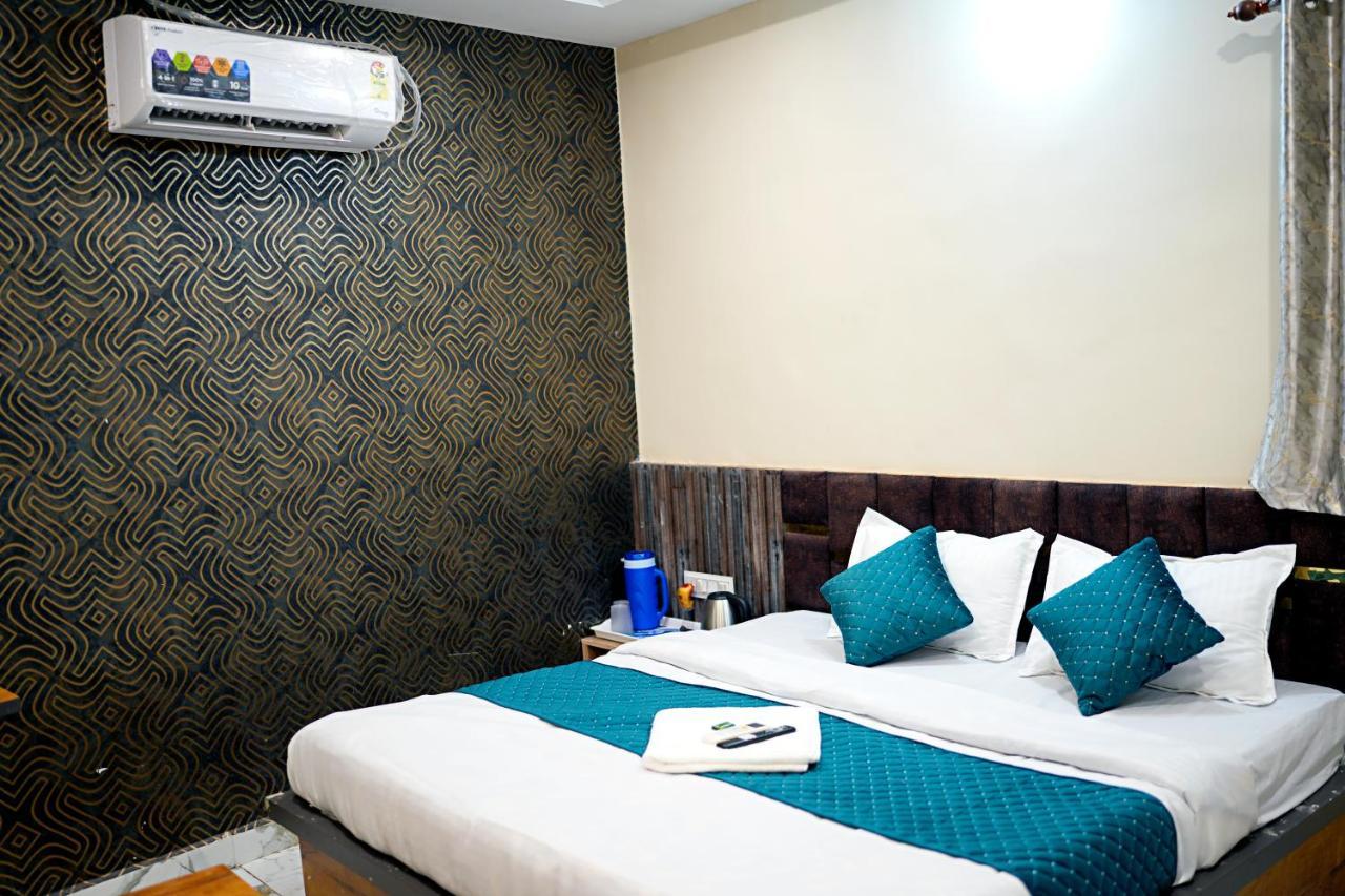 Hotel Mahalok Palace Ujjain Εξωτερικό φωτογραφία