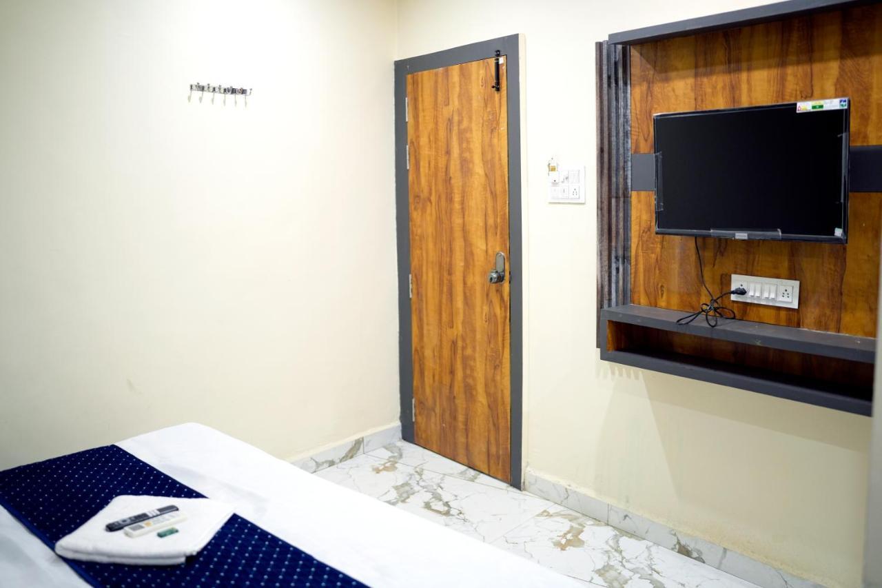 Hotel Mahalok Palace Ujjain Εξωτερικό φωτογραφία