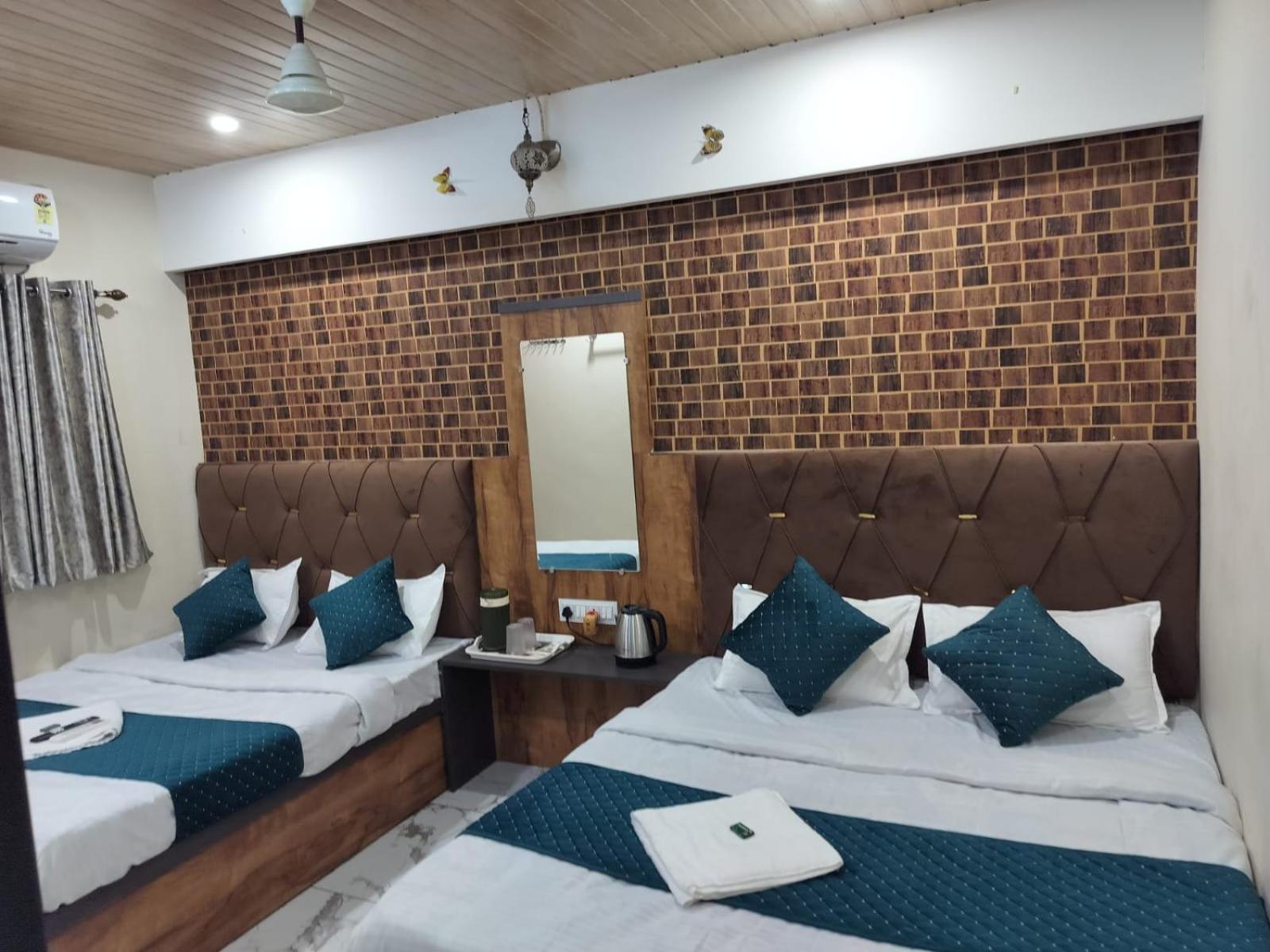 Hotel Mahalok Palace Ujjain Εξωτερικό φωτογραφία