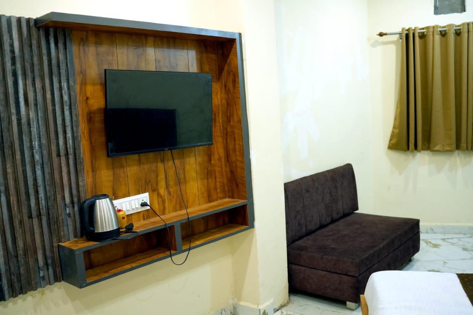 Hotel Mahalok Palace Ujjain Εξωτερικό φωτογραφία